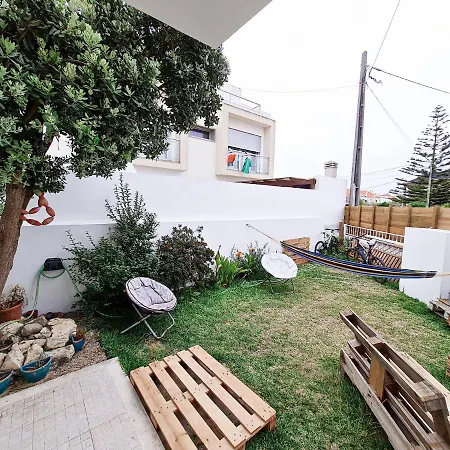 Cloud To Chill Surfhouse Baleal Хостел