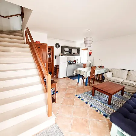 Хостел Cloud To Chill Surfhouse Baleal Феррел