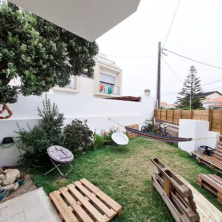 Хостел Cloud To Chill Surfhouse Baleal Феррел