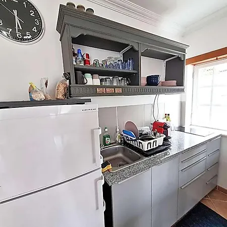 Hostel Cloud To Chill Surfhouse Baleal Ferrel (Leiria)