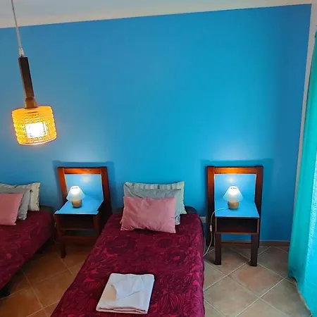 Cloud To Chill Surfhouse Baleal Хостел Феррел
