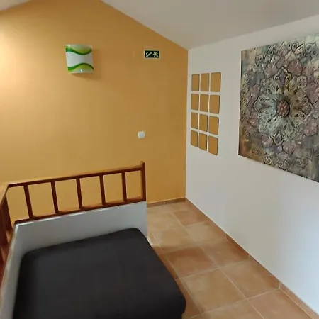 Хостел Cloud To Chill Surfhouse Baleal