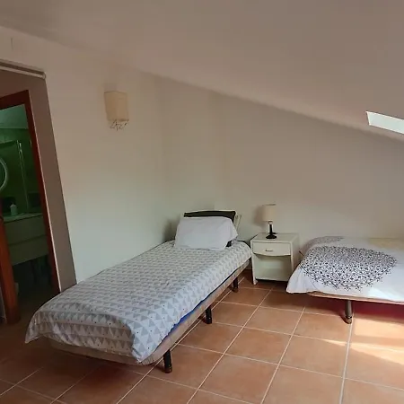Cloud To Chill Surfhouse Baleal Хостел Феррел