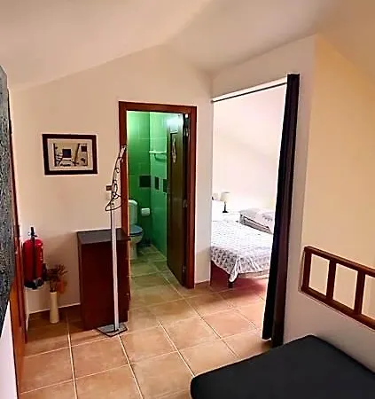 Hostal Cloud To Chill Surfhouse Baleal Ferrel (Leiria)
