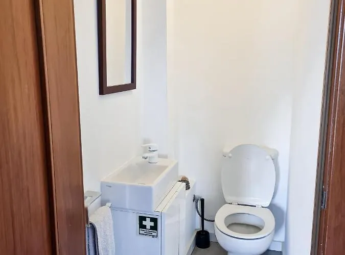 Хостел Cloud To Chill Surfhouse Baleal *