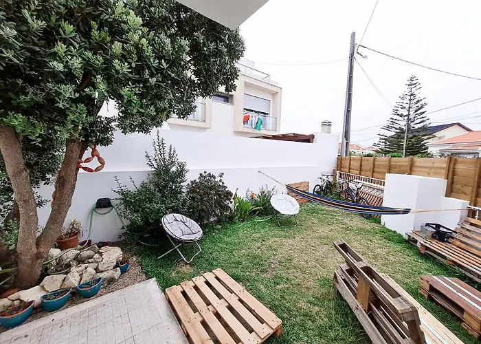 Cloud To Chill Surfhouse Baleal Хостел