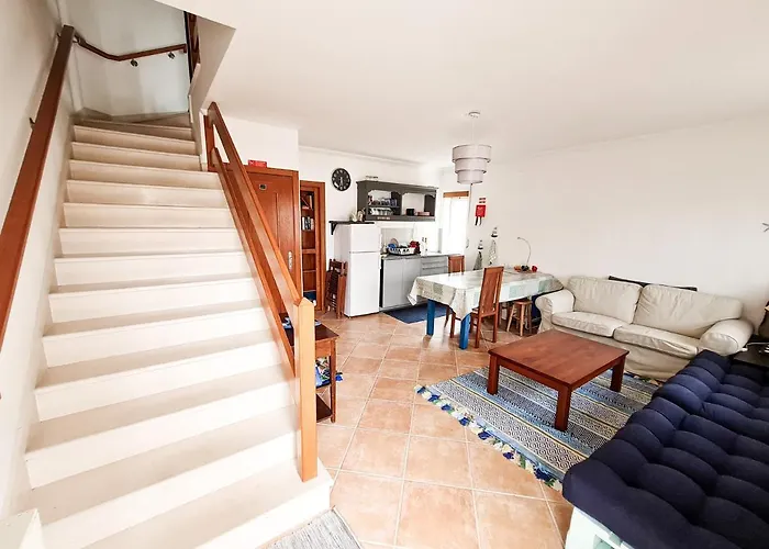 Хостел Cloud To Chill Surfhouse Baleal Феррел