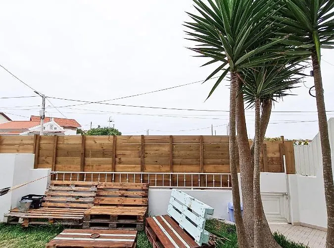 Cloud To Chill Surfhouse Baleal Хостел