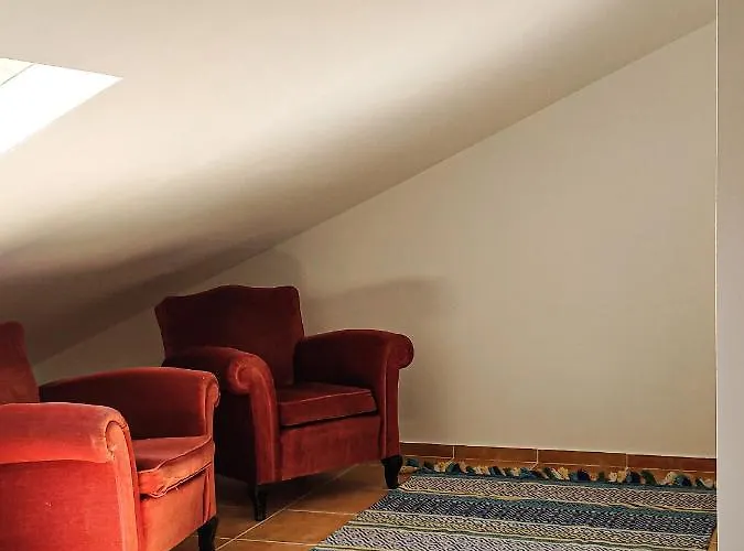 Хостел Cloud To Chill Surfhouse Baleal *